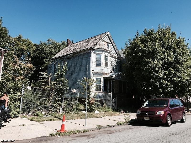255 S 7th St - Photo 1