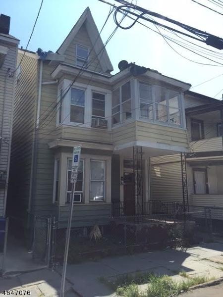 214 214 Park Ave - Photo 1
