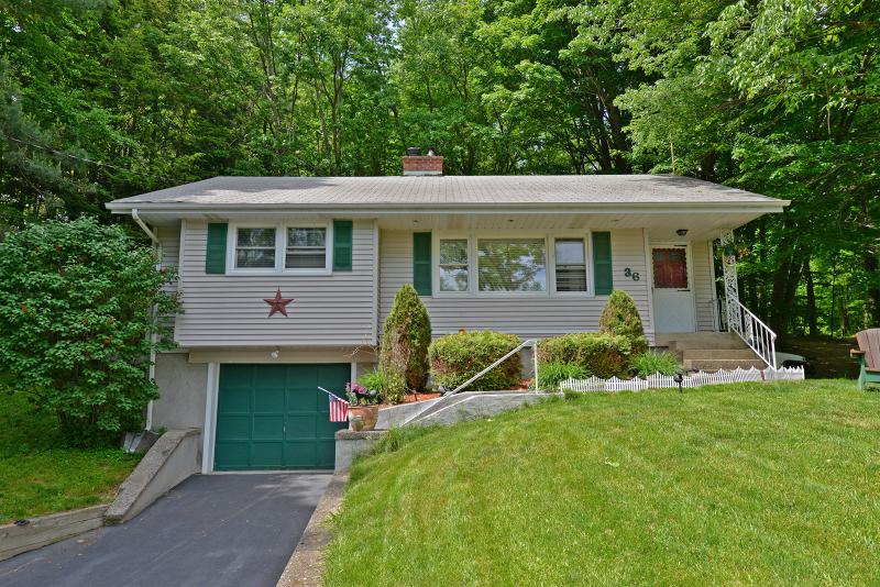 36 Goldfinch Ln - Photo 1