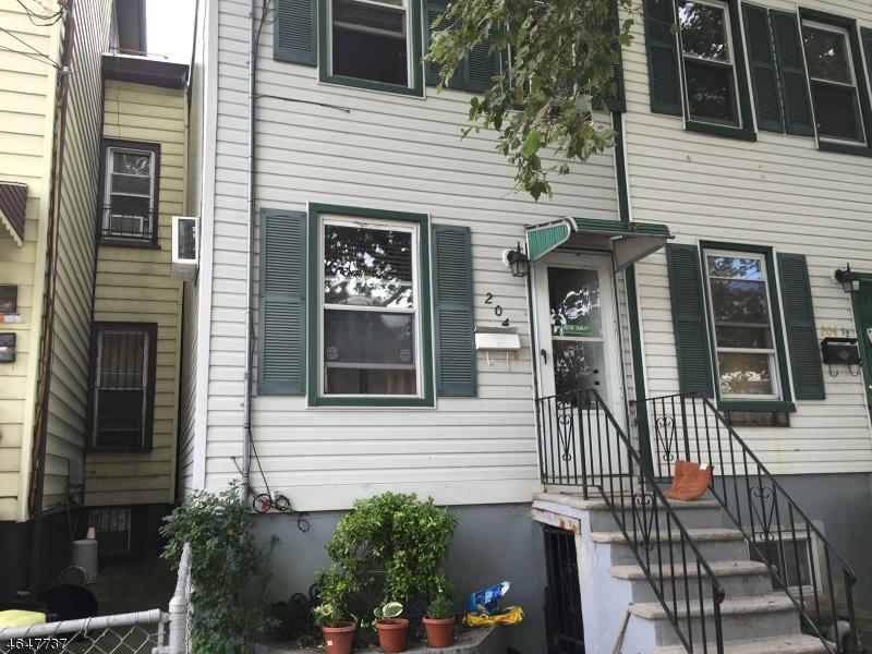 204 Garside St - Photo 1