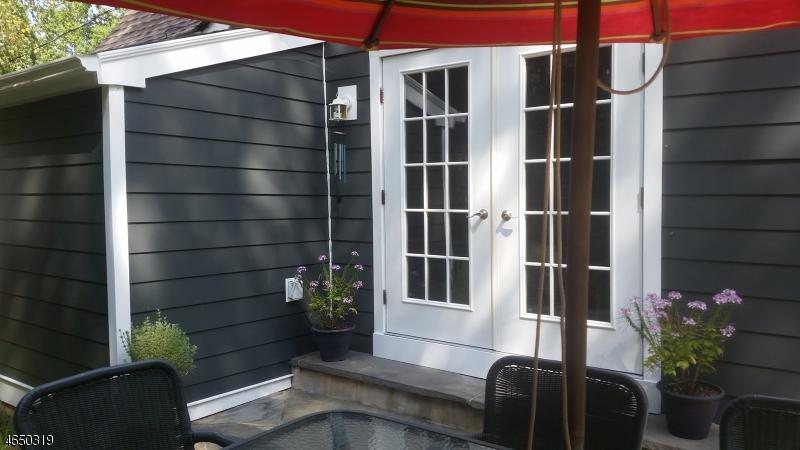 35 Meadowview Rd - Photo 1