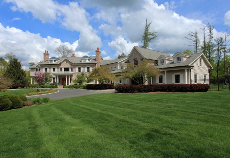 1 Pine Hollow Ln - Photo 1