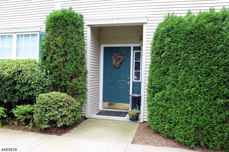 400 Cambridge Dr - Photo 1