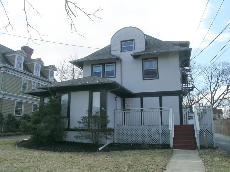 320 E Main St - Photo 1