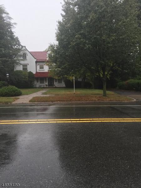 368 Ridgewood Ave - Photo 1