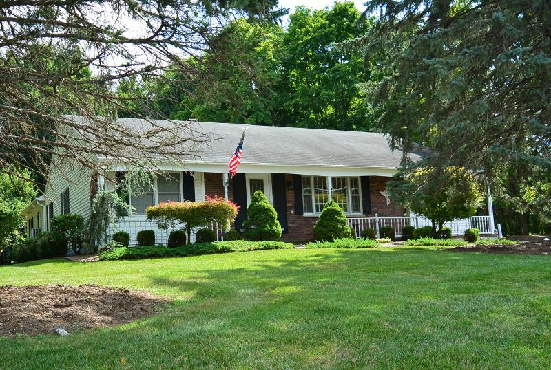 384 Main St - Photo 1