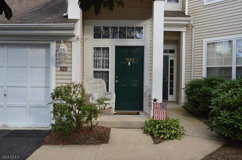 1042 Deerhaven Ter - Photo 1