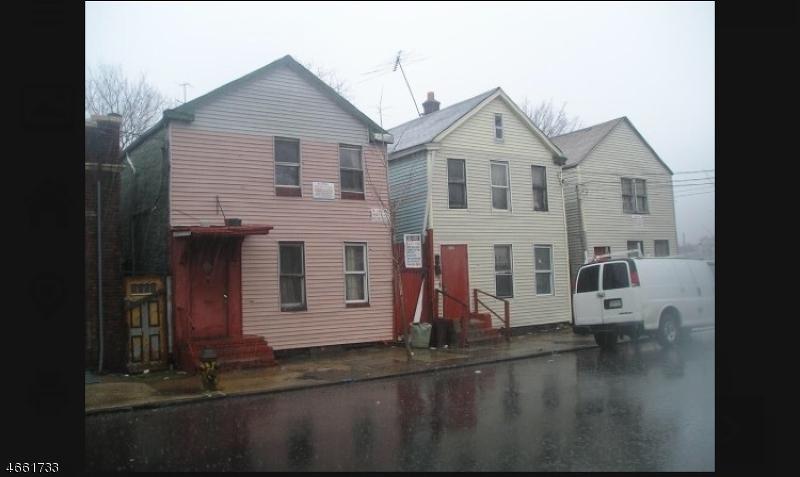 655 S 11th St - Photo 1