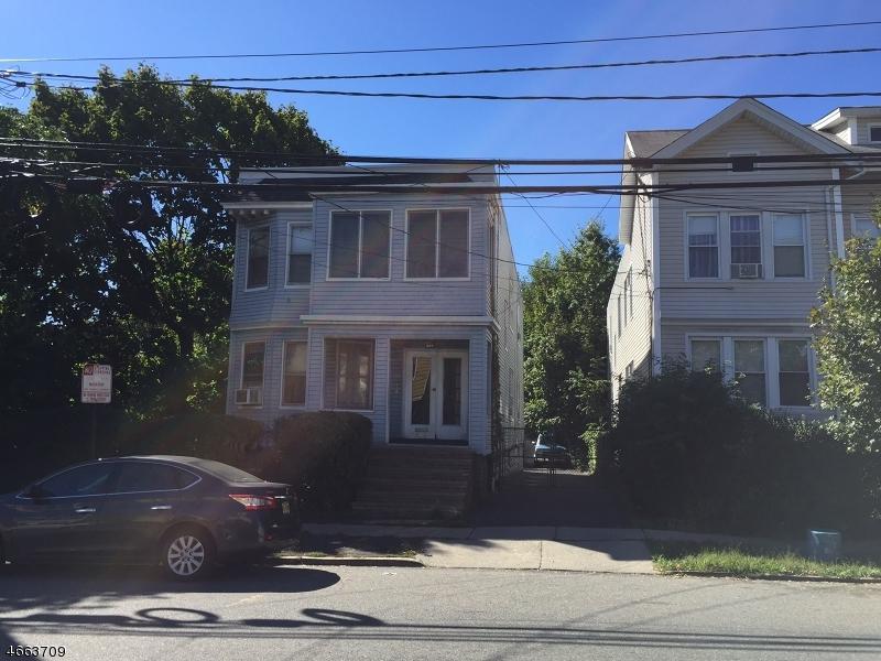 900 Chancellor Ave - Photo 1