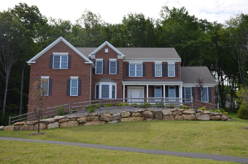 46 Sovereign Dr - Photo 1
