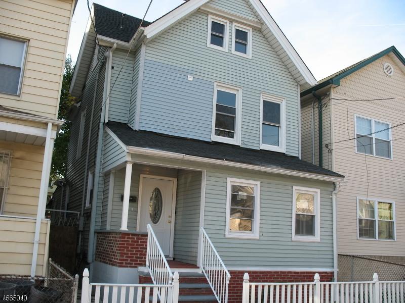 136 Smith St - Photo 1