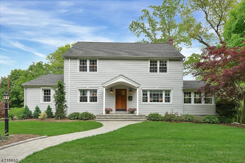323 Hillcrest Rd - Photo 1