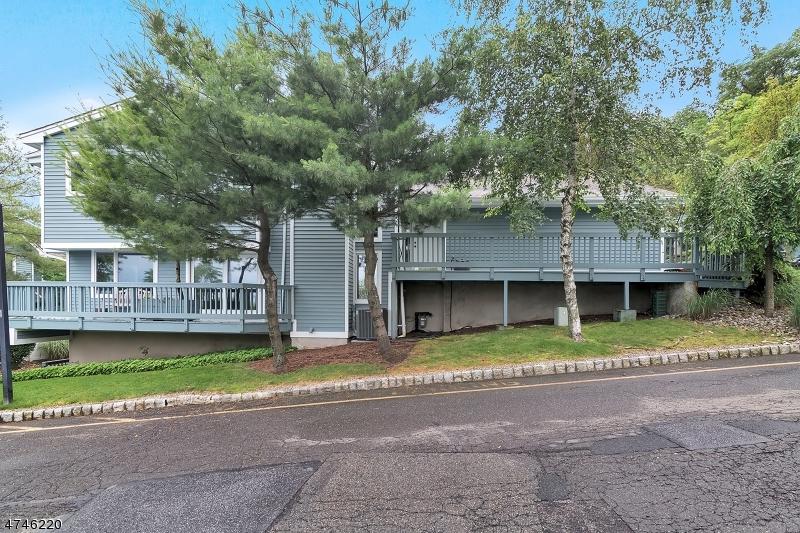 38 Skyview Ter - Photo 1