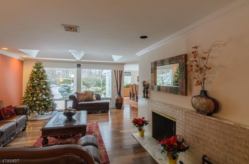 1044 E Lawn Ct - Photo 1