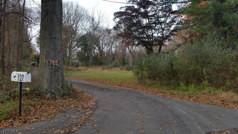 129 Stockton Ave - Photo 1