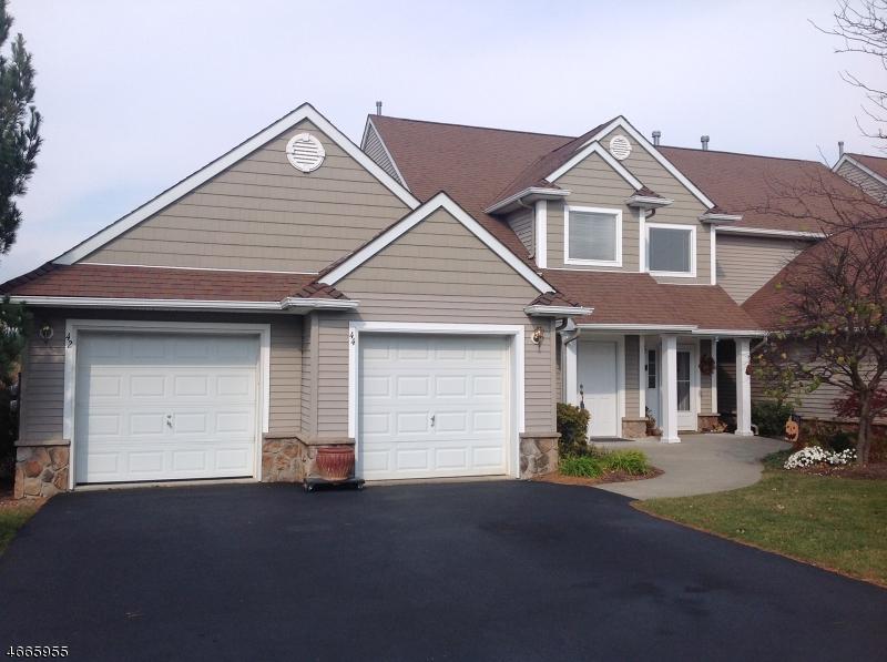 44 Bourne Cir - Photo 1