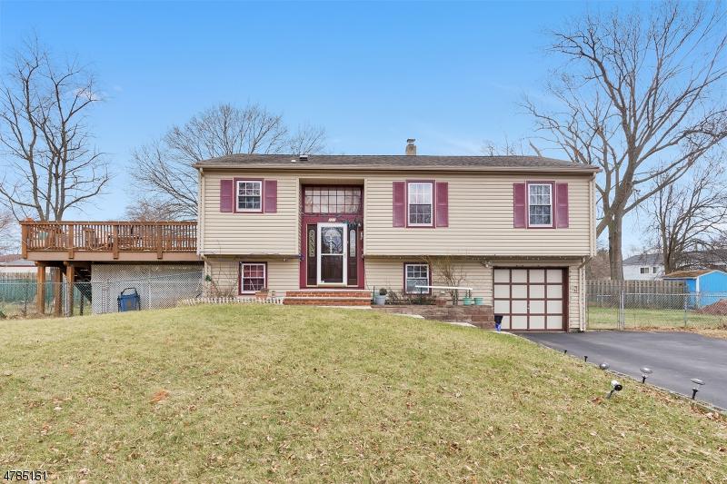121 Westfield Ave - Photo 1