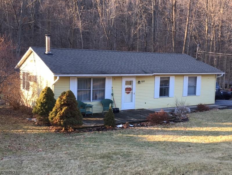 137 Elm Ave - Photo 1