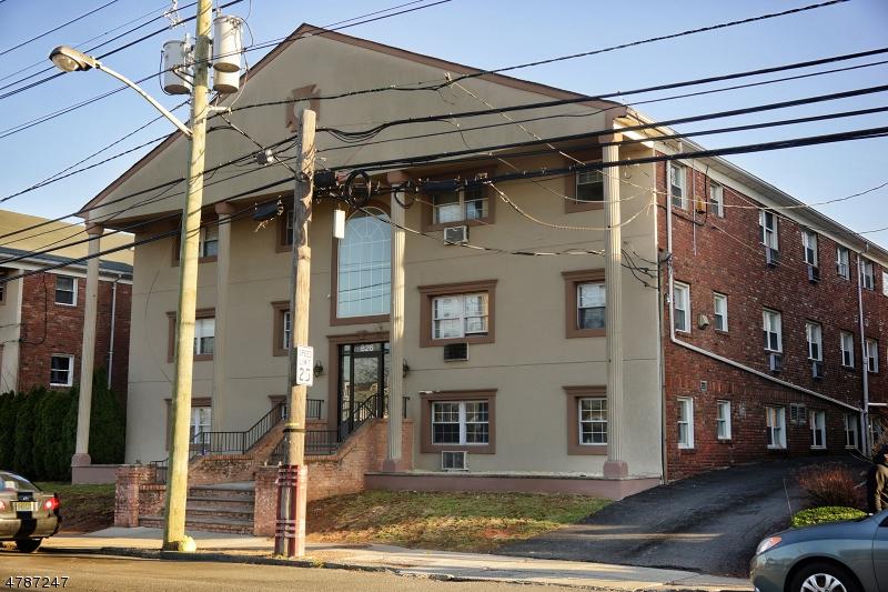 816 W Grand St - Photo 1