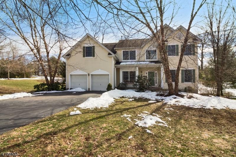 1 Southern Hills Dr - Photo 1