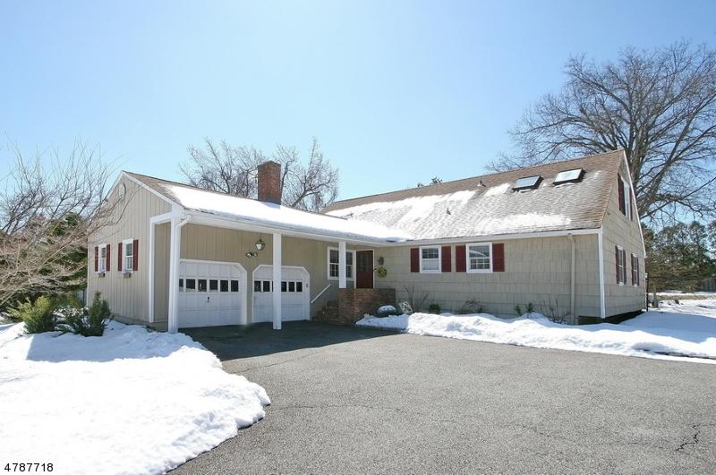 11 Dawn Dr - Photo 1