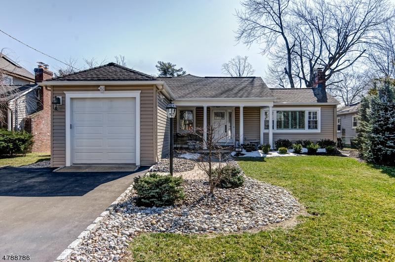10 Warwick Cir - Photo 1