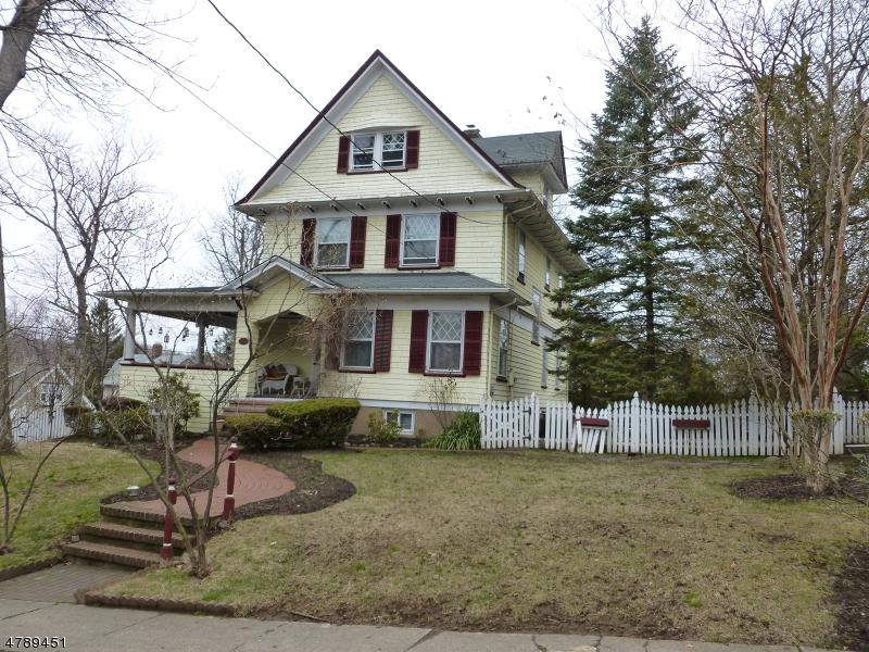 260 Vreeland Ave - Photo 1