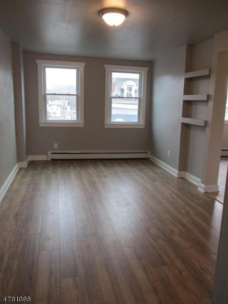 401 S Main St - Photo 1