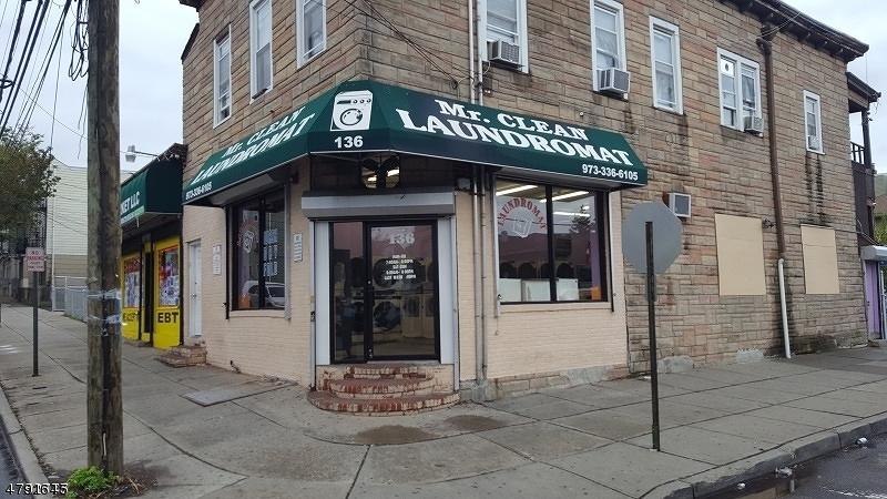 136 Highland Ave - Photo 1