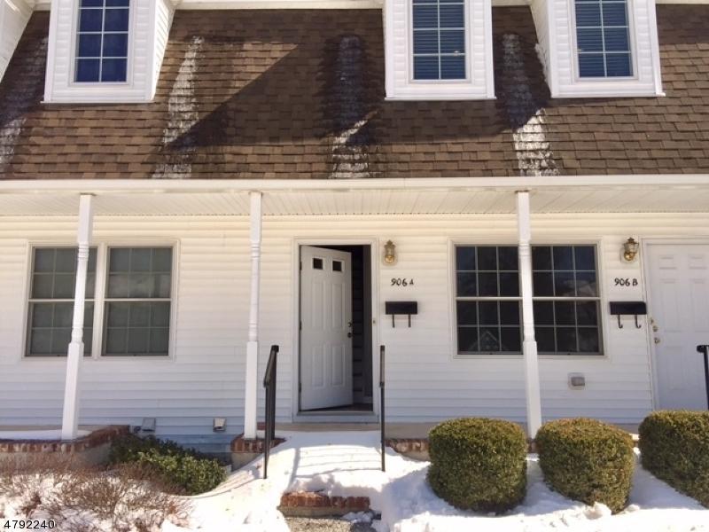 906 Marlborough Common - Photo 1
