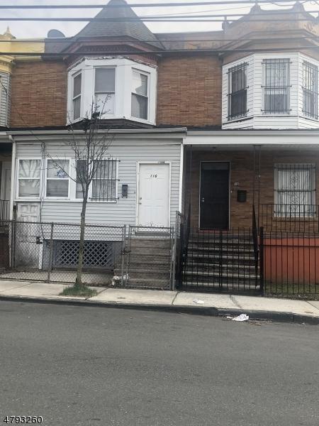 116 11th Ave - Photo 1