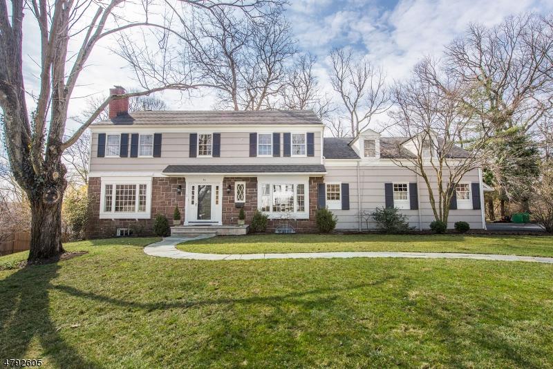 92 Rotary Dr - Photo 1