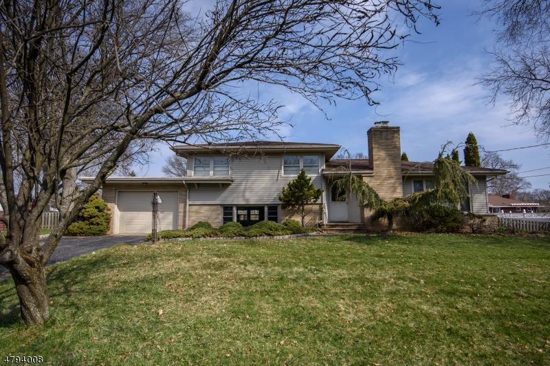 221 Poplar Ave - Photo 1