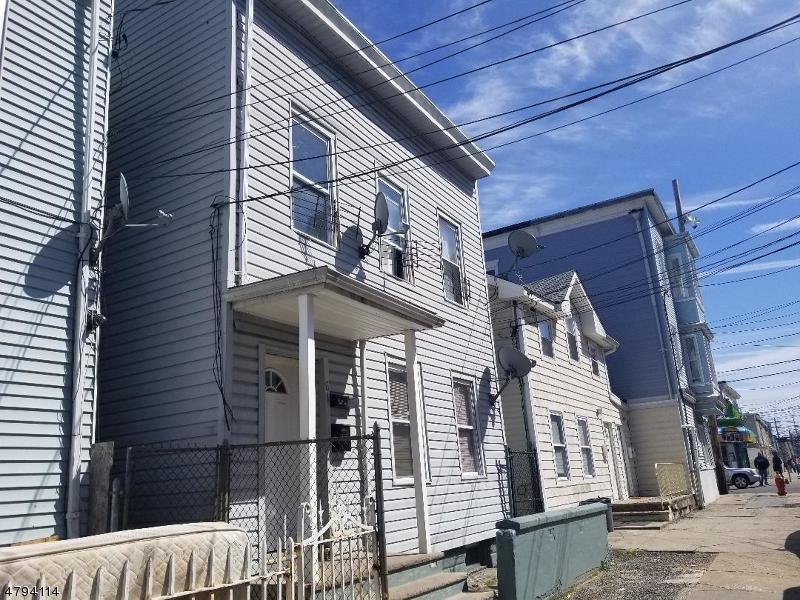 81 Beech St - Photo 1