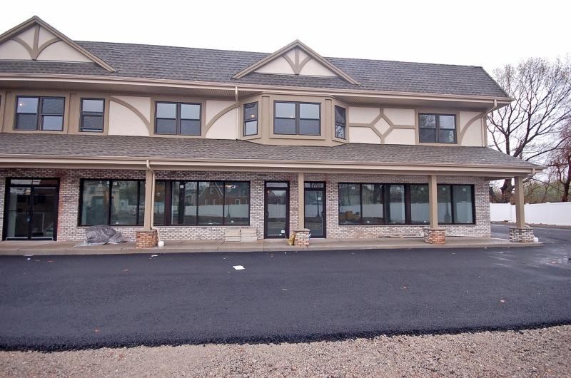 400 Bloy St - Photo 1