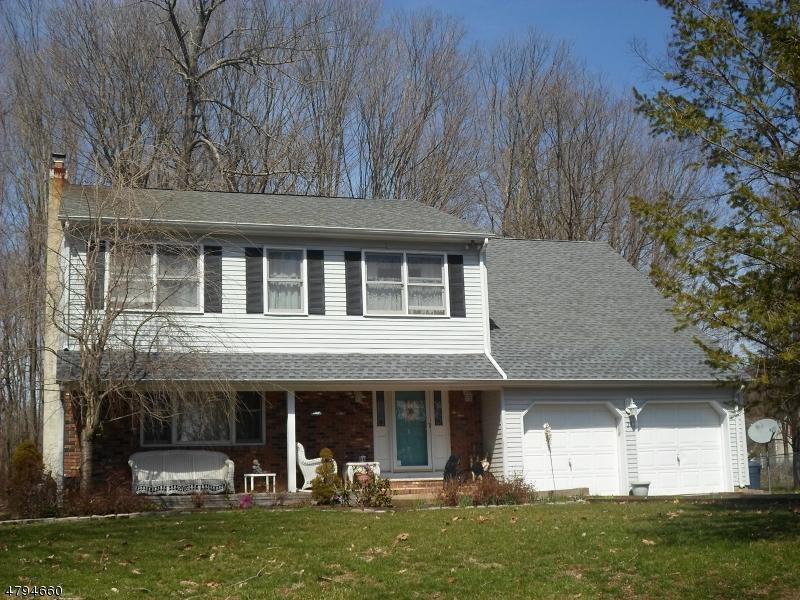 28 Parkway Dr - Photo 1