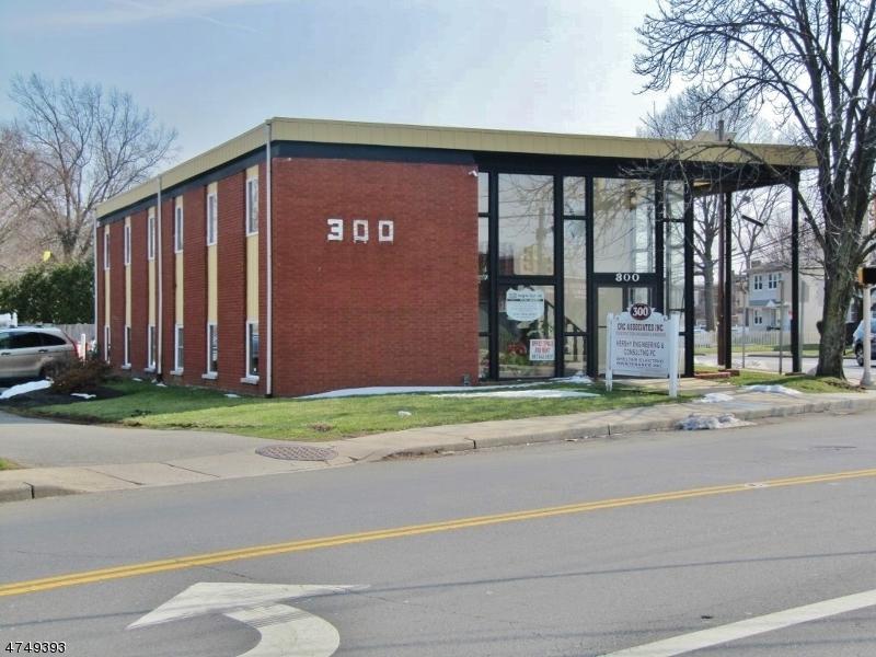 300 Maple Ave - Photo 1