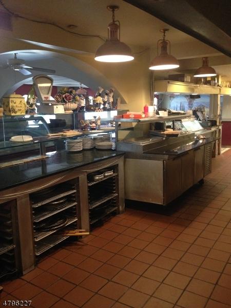 1402 S Main St - Photo 1