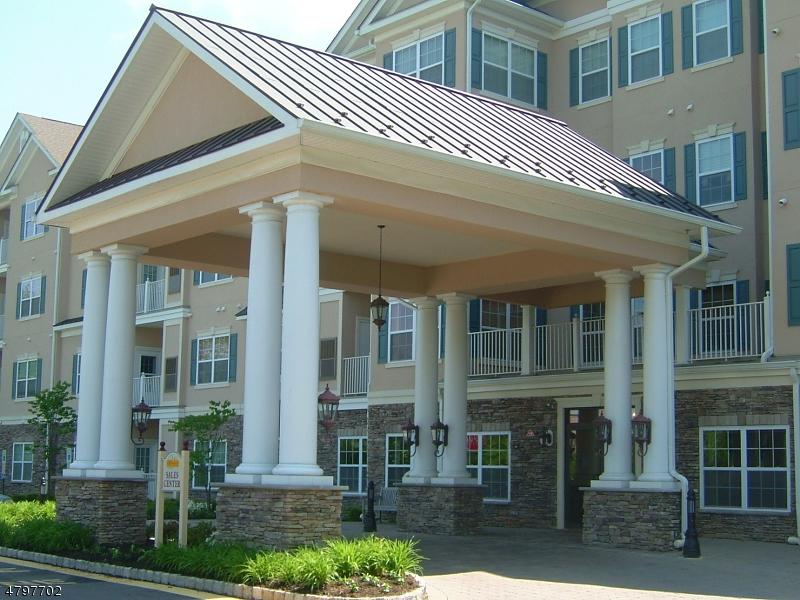 540 Cranbury Rd, Unit 140 - Photo 1