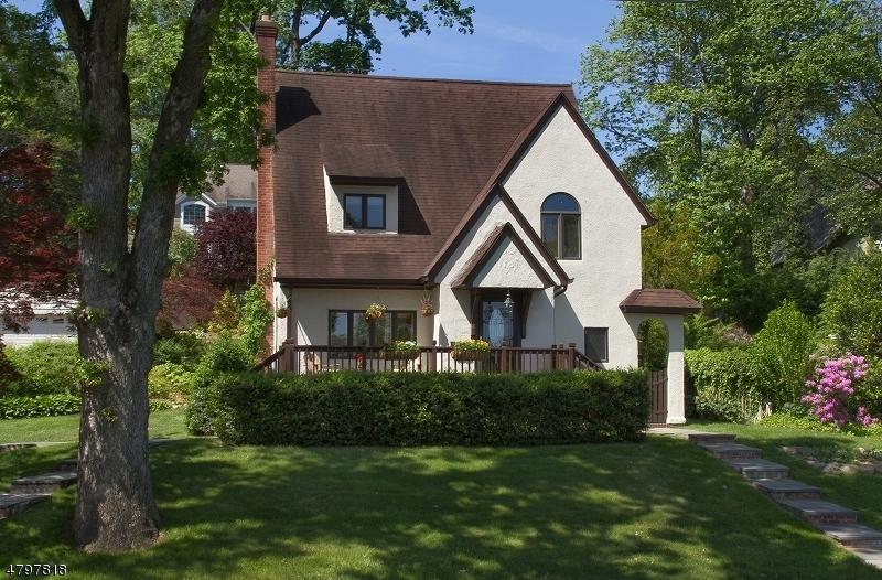 18 Pine Ave - Photo 1