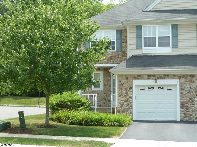 16 Scarlet Oak Dr - Photo 1
