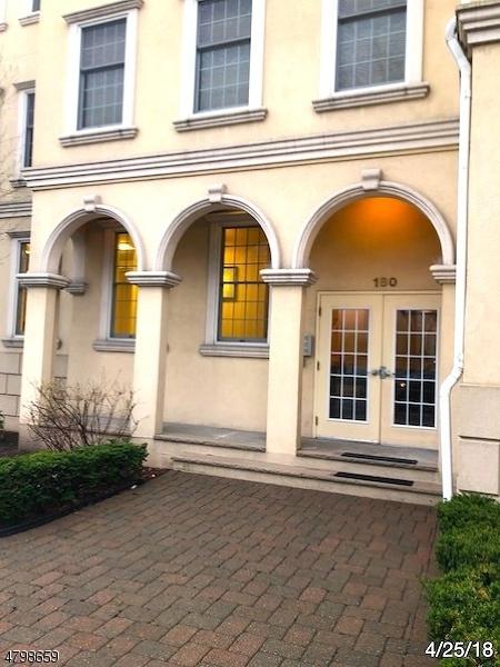 180 Edgewater Rd, C001g - Photo 1