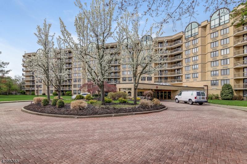 10 Smith Manor Blvd - Photo 1