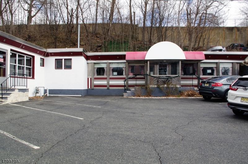 905 Main St - Photo 1