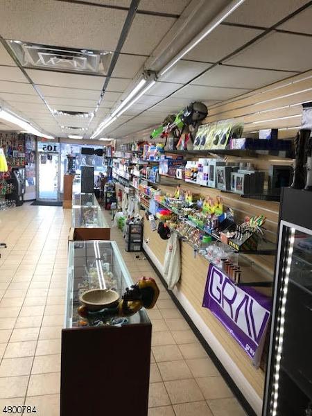 105 Broad St - Photo 1
