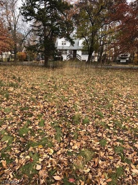8 Davis Ave - Photo 1