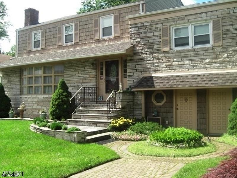 1075 W Chestnut St - Photo 1