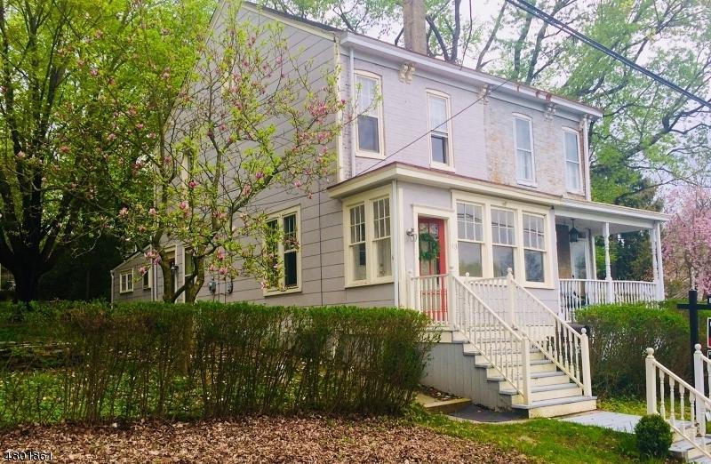 93 Douglas St - Photo 1