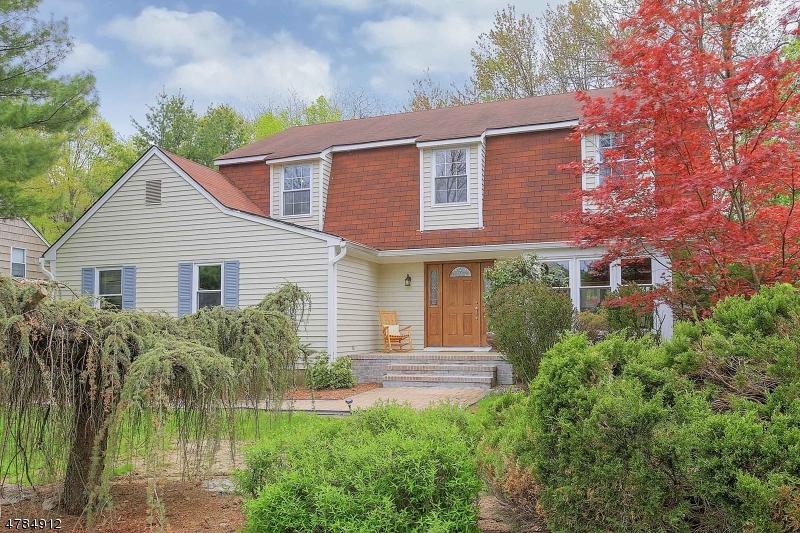 2 Applewood Ln - Photo 1