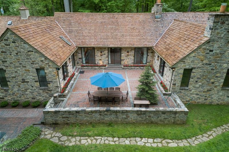 622 Van Beuren Rd - Photo 1